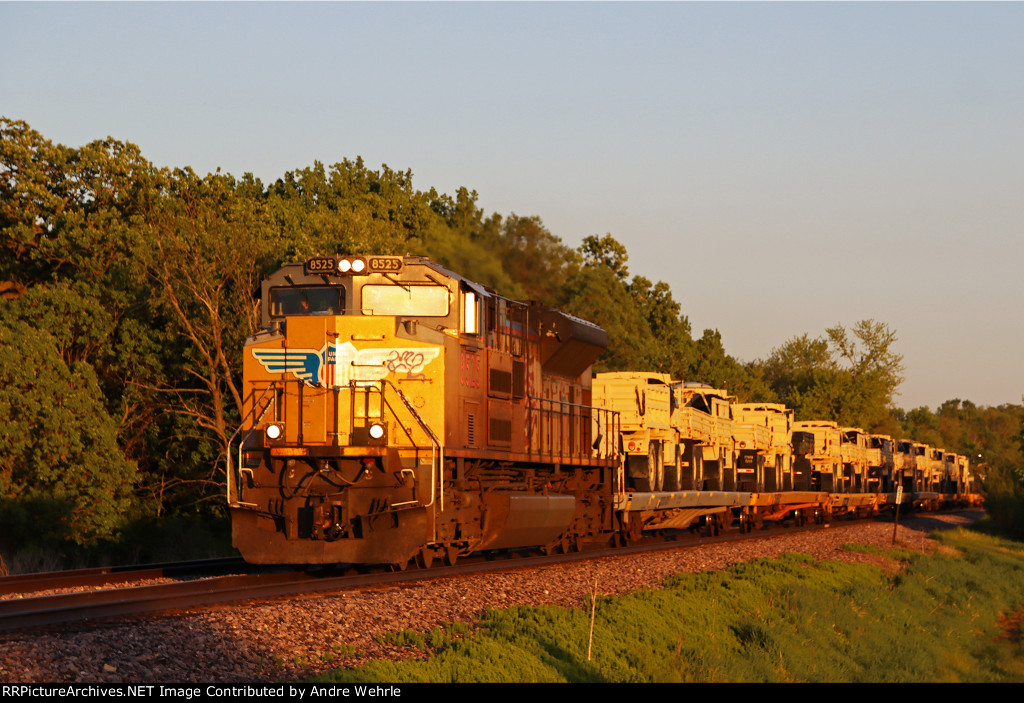 UP 8525 is the sole power on SFBMC-16, military vehicle loads to Ft. McCoy
